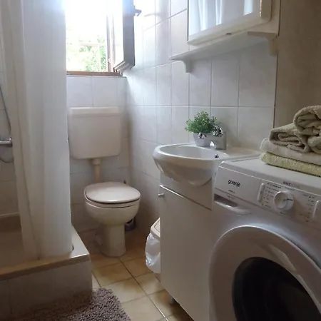 Kate Apartman