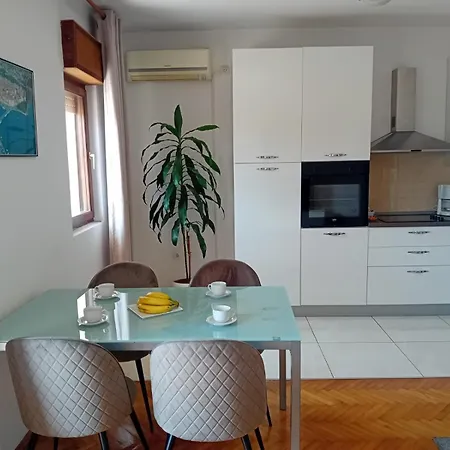 Kate Apartman